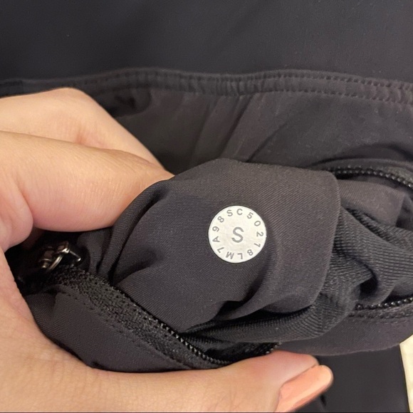 Lululemon T.H.E. Short *9" Inseam Updated Black Size Small - Picture 4 of 4